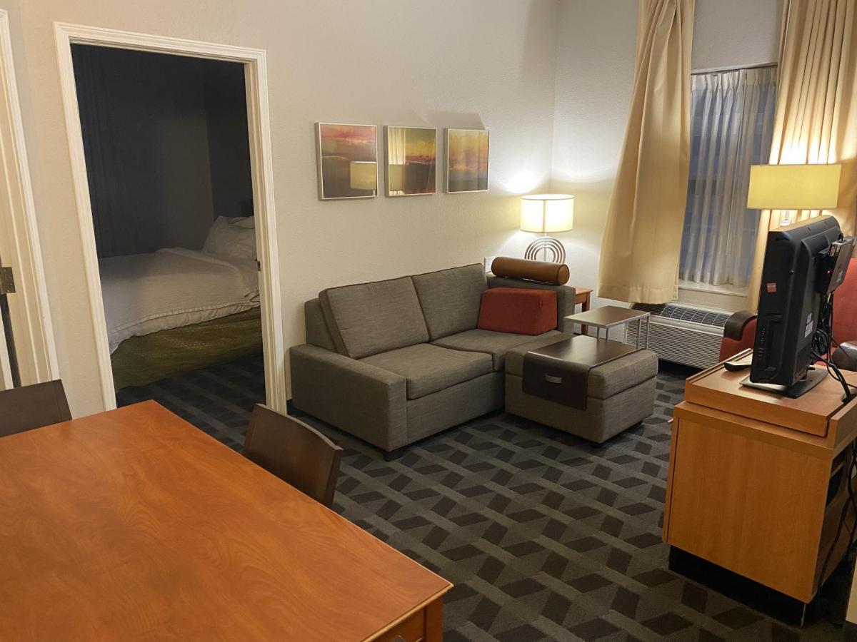 Mainstay Suites Middleburg Heights Cleveland Airport Eksteriør billede