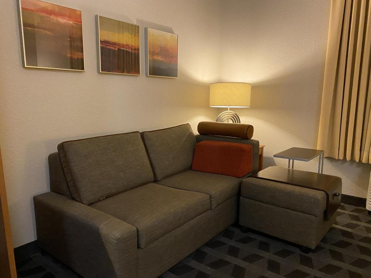 Mainstay Suites Middleburg Heights Cleveland Airport Eksteriør billede