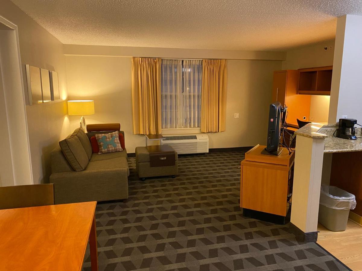Mainstay Suites Middleburg Heights Cleveland Airport Eksteriør billede