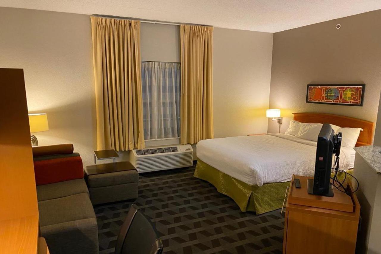 Mainstay Suites Middleburg Heights Cleveland Airport Eksteriør billede