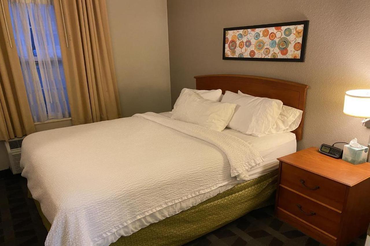 Mainstay Suites Middleburg Heights Cleveland Airport Eksteriør billede