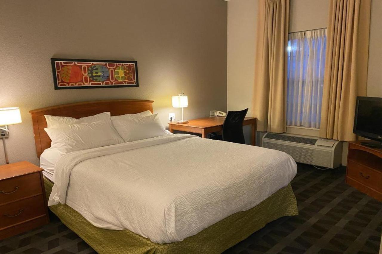 Mainstay Suites Middleburg Heights Cleveland Airport Eksteriør billede