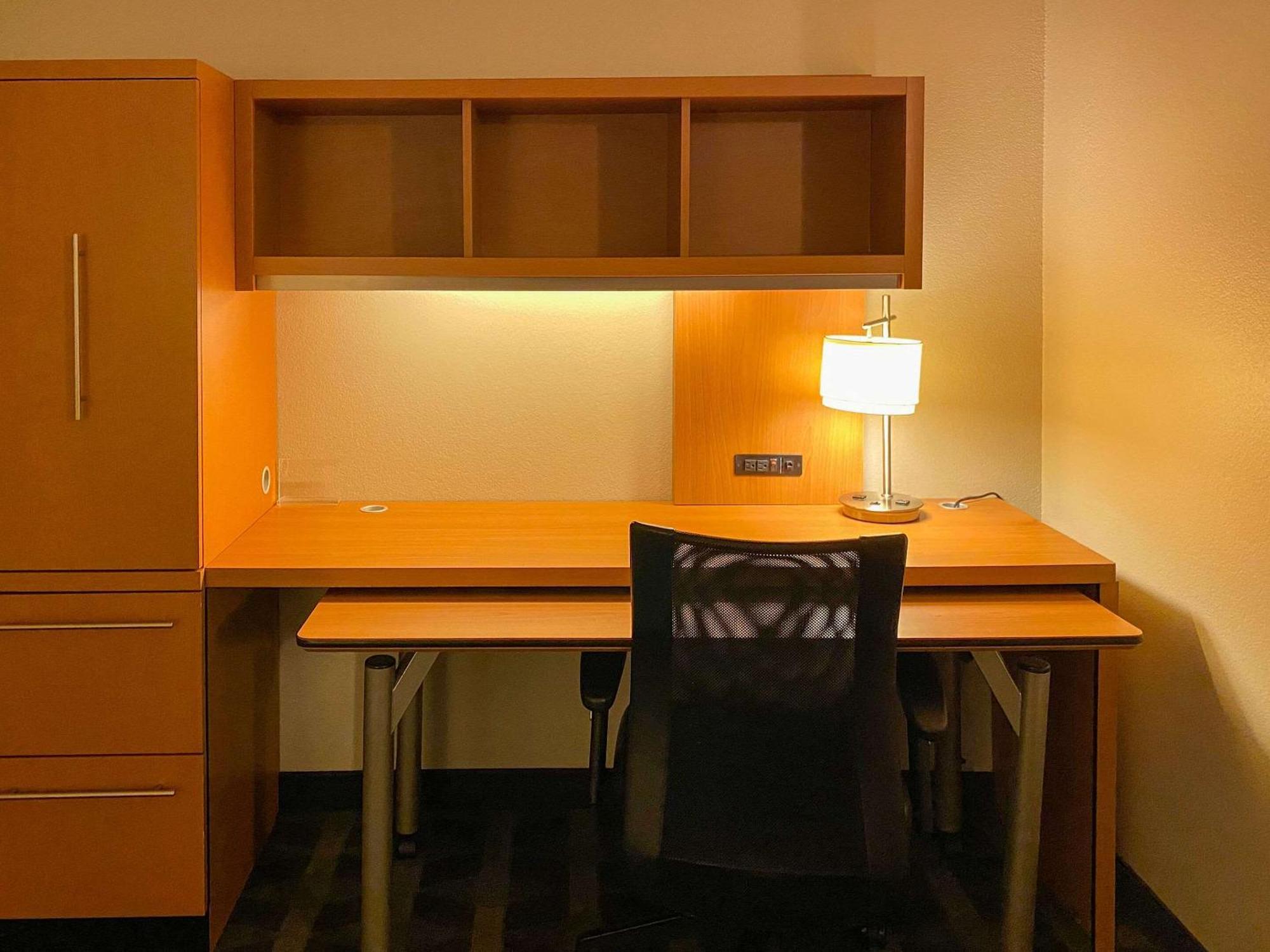 Mainstay Suites Middleburg Heights Cleveland Airport Eksteriør billede