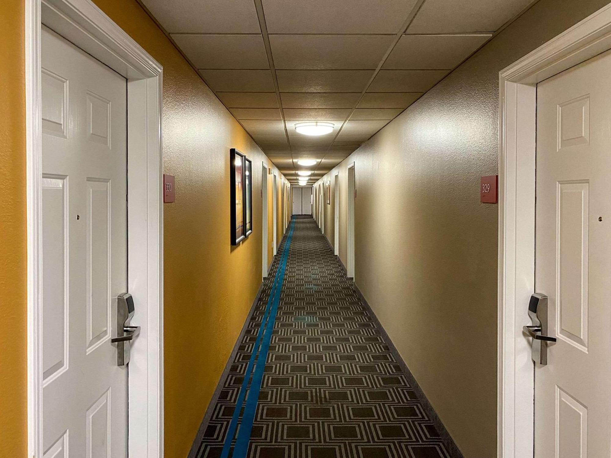 Mainstay Suites Middleburg Heights Cleveland Airport Eksteriør billede