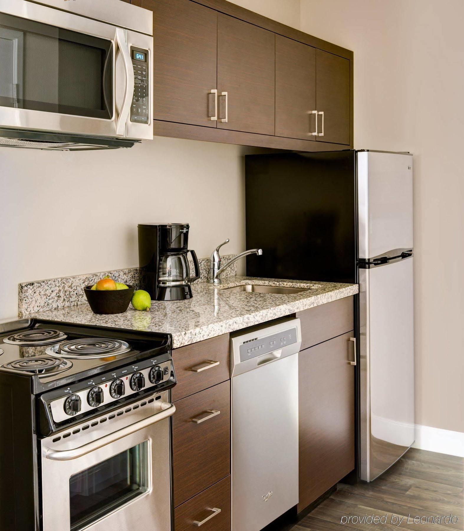 Mainstay Suites Middleburg Heights Cleveland Airport Eksteriør billede