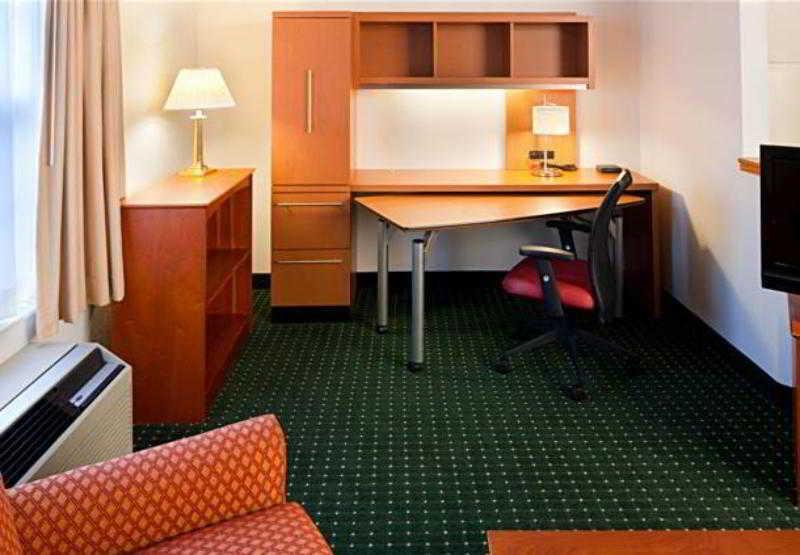 Mainstay Suites Middleburg Heights Cleveland Airport Værelse billede