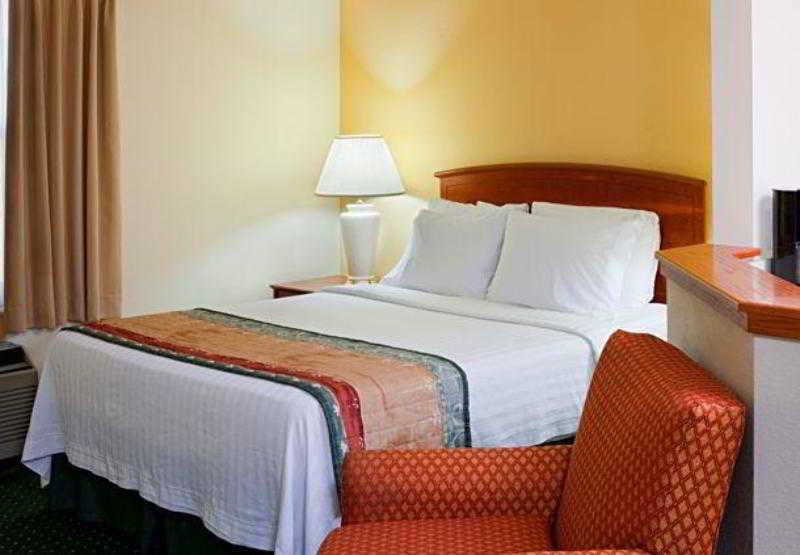 Mainstay Suites Middleburg Heights Cleveland Airport Eksteriør billede